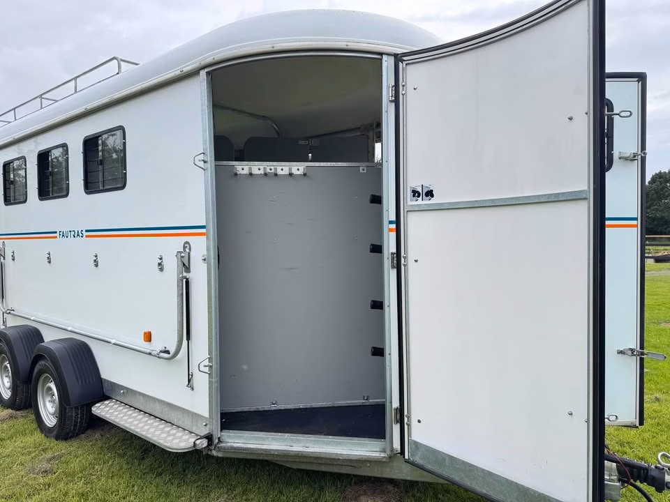 Fautras Oblic +4 Horse Trailer