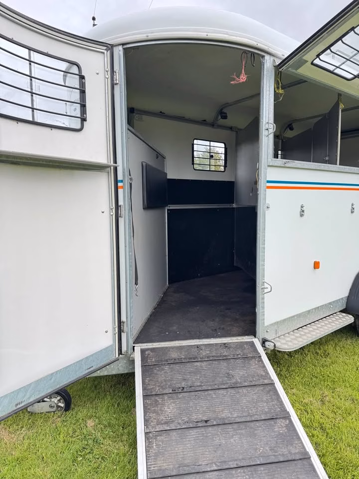 Fautras Oblic +4 Horse Trailer