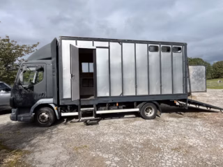 Sell my horsebox, horsebox marketplace, sell my horse trailer, horseshoes for sale, horse trailers for sale, list horsebox,  buy horseboxes online, sell horseboxes online, sell horse trailers online, buy horse trailers online